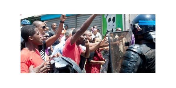 Image:Mayotte : Le colonialisme français tue toujours...