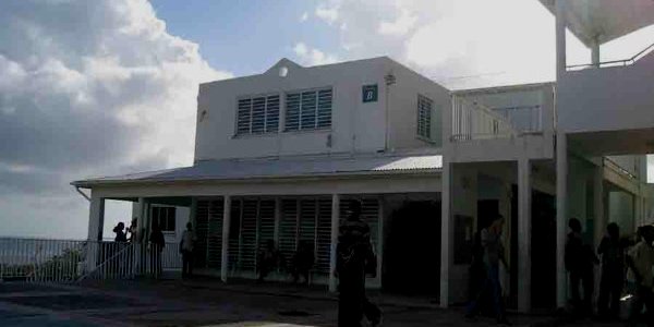 Image:Le collège de la Désirade