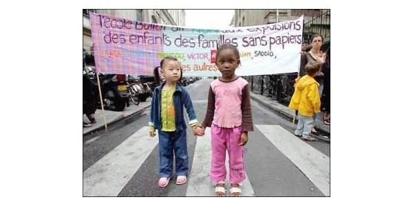 Image:Rafles d'enfants sans-papiers dans les écoles à Mayotte