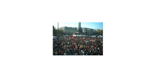 Image:20 Mai : Apéro place de la Bastille jusqu'à ce que ça change !